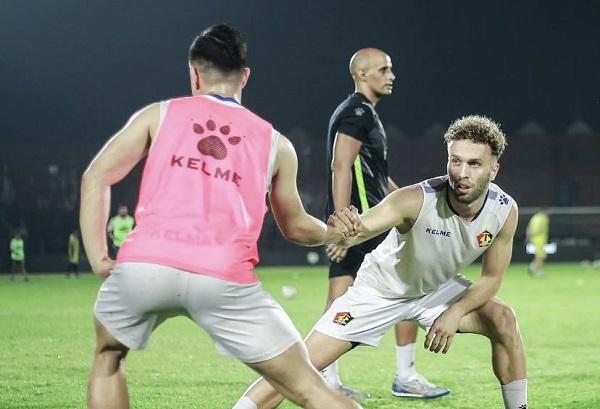 Beri Kesempatan Pemain Minim Bermain, Marcelo Rospide Fokus Strategi Hadapi Persebaya