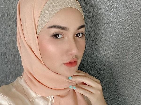 Tengku Dewi Putri Siap Bangkit Kembali di Dunia Hiburan