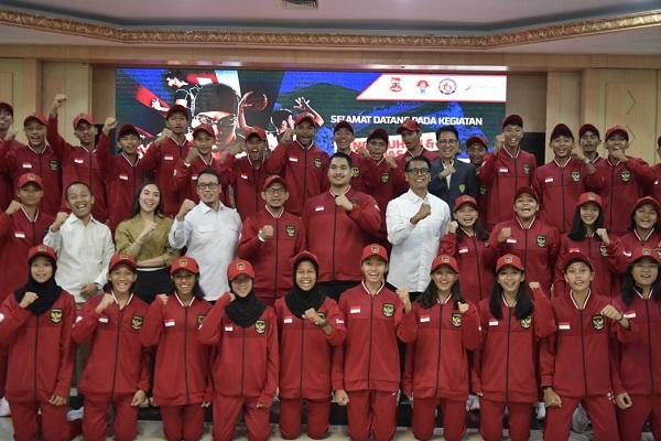 Menpora Dito Kukuhkan dan Lepas Kontingen Indonesia di Ajang ASEAN Schools Games 2024 Vietnam