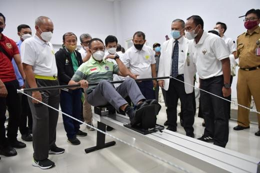 Tinjau Sarpras Olahraga FIK UNJ, Menpora Amali Ingin Pastikan Kesiapan Perguruan Tinggi Sebagai Pendukung Implementasi DBON