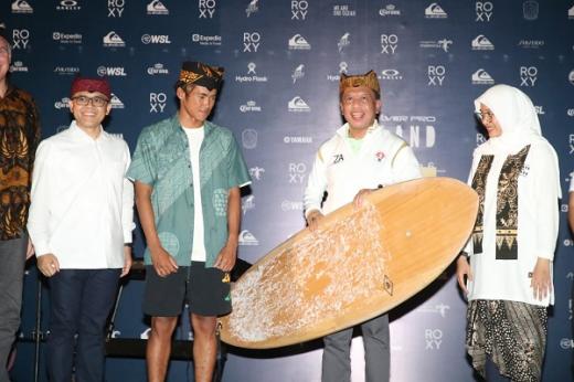 Buka WSL Championship Tour 2022, Menpora Amali Apresiasi Banyuwangi Gelar Kejuaraan Level Dunia