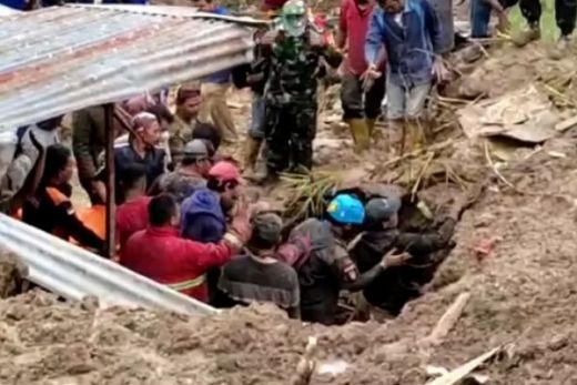 Tim SAR Selamatkan 1 Batita dalam Musibah Longsor di Karo