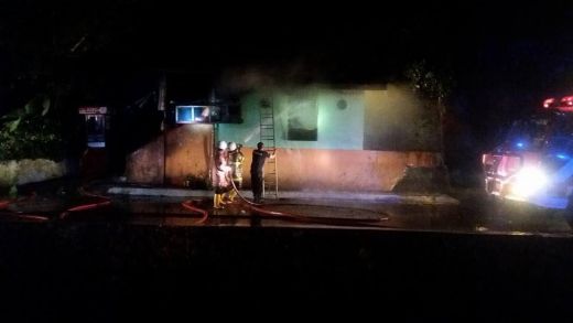 Jelang Pagi, Kedai Milik Ni Da Ludes Terbakar di Padang Panjang Barat
