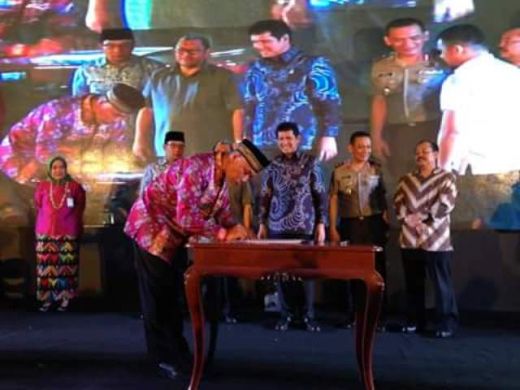 Perbaiki Pelayanan Publik, Pemkot Padang Bertekad, Warga Tersenyum Setelah Berurusan