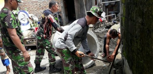 Kodim 0312/Padang Bangun Jamban Gratis Bagi Masyarakat Pauh