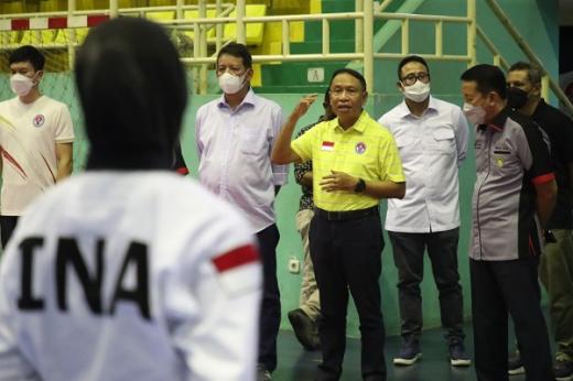 Tinjau Pelatnas Taekwondo, Menpora Amali Optimis Para Atlet Bisa Berprestasi di SEA Games 2021 Vietnam