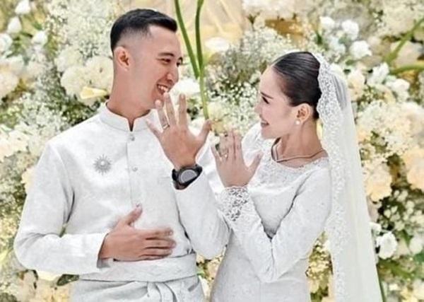 Faktor Ekonomi Diduga Jadi Penentu Hubungan Ayu Ting Ting dan Kekasih