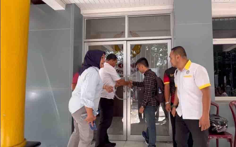Kantor KONI Sumbar Disegel Pengurus Cabor, Roni Pahlawan Diminta Mundur