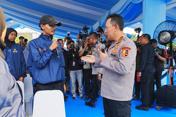 Lepas Buruh Terdampak PHK dan Angkatan Kerja Baru, Kapolri: Kabar Gembira