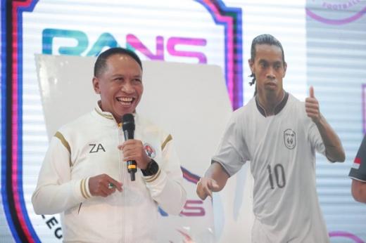 Ini Tanggapan Menpora Amali Soal Kehadiran Ronaldinho