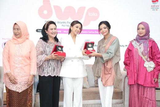 Penasihat DWP Kemenpora Niena Dito Ariotedjo Sebut Pentingnya Peran Wanita Dalam Memahami dan Percaya Diri