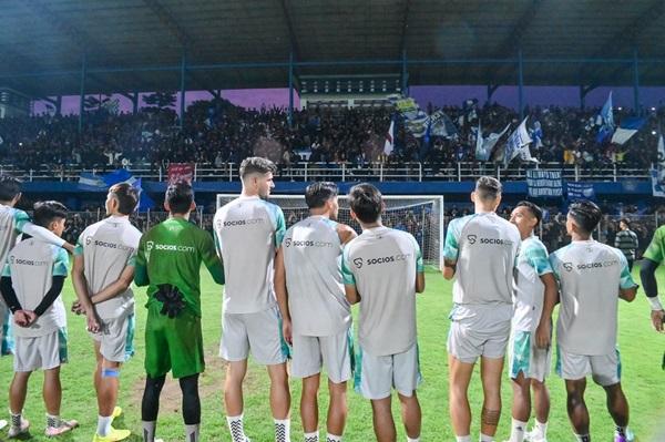 Dukungan Bobotoh Bikin Semangat Persib Bandung Membara di Final Championship Series