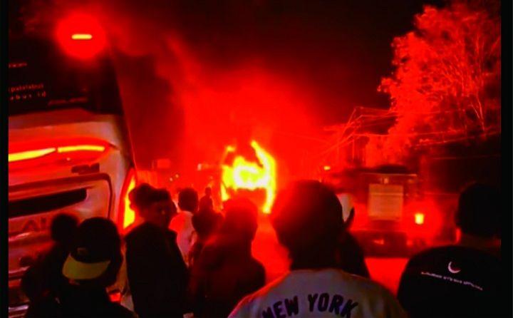 Bus PO Palala Tujuan Sumbar Dikabarkan Hangus Terbakar di Jalintim Bayung Lencir