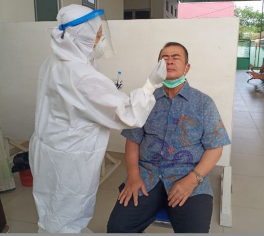 Puluhan Kali Lakukan Perjalanan Dinas ke Luar Kota, Wagub Nasrul Abit Konsisten Jalani Tes Swab