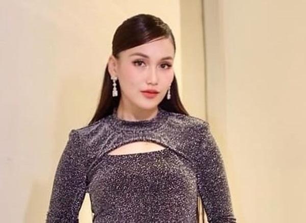 Mobil Ayu Ting Ting Dibobol Maling di Las Vegas, Berikut Barang yang Raib